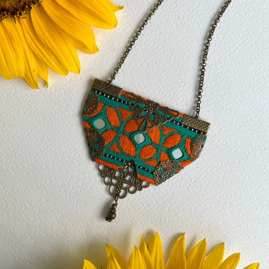 OROSI NECKLACE